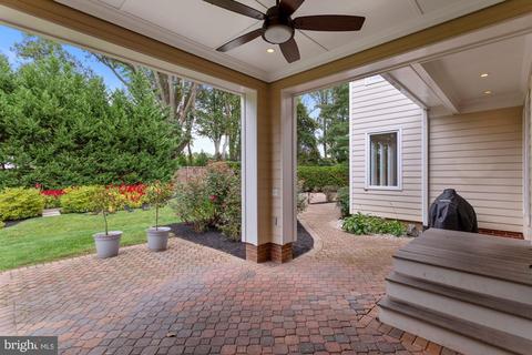 8201 Spring Hill Ln, Mclean, VA 22102 photo 46