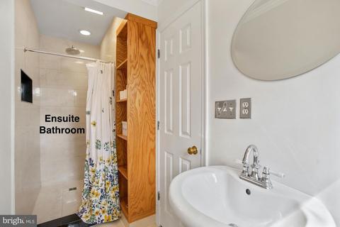8201 Spring Hill Ln, Mclean, VA 22102 photo 37
