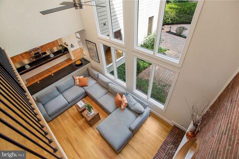 8201 Spring Hill Ln, Mclean, VA 22102 photo 11
