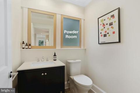 8201 Spring Hill Ln, Mclean, VA 22102 photo 19