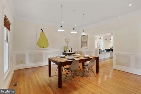 8201 Spring Hill Ln, Mclean, VA 22102 photo 13