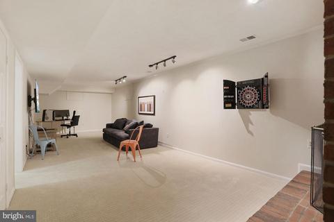 8201 Spring Hill Ln, Mclean, VA 22102 photo 39