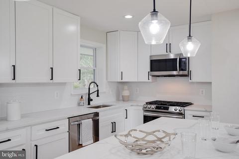6828 Jerome St, Springfield, VA 22150 photo 9
