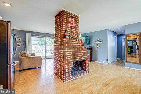 7414 Hogarth St, Springfield, VA 22151 photo 7