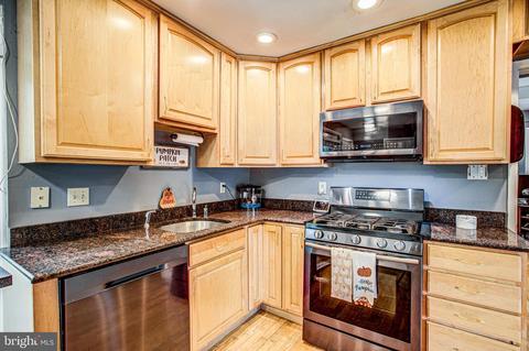 7414 Hogarth St, Springfield, VA 22151 photo 5