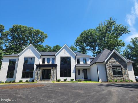 8604 Brook Rd, Mclean, VA 22102 photo 1