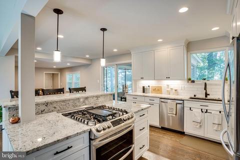 8616 Clydesdale Rd, Springfield, VA 22151 photo 5