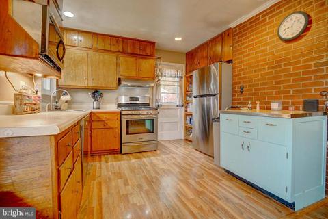 7430 Long Pine Dr, Springfield, VA 22151 photo 4