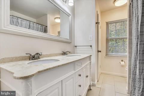 7716 Cervantes Ln, Springfield, VA 22153 photo 17