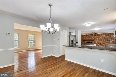 7716 Cervantes Ln, Springfield, VA 22153 photo 7