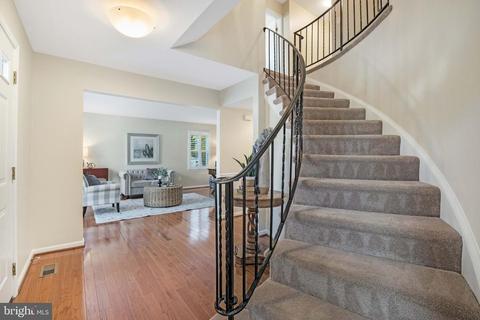 8721 Etta Dr, Springfield, VA 22152 photo 5