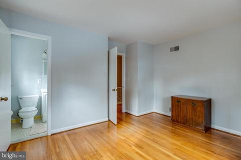 6902 Sydenstricker Rd, Springfield, VA 22152 photo 15