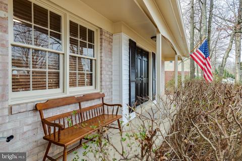 6902 Sydenstricker Rd, Springfield, VA 22152 photo 2
