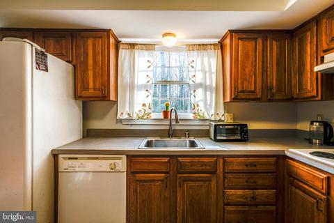 6902 Sydenstricker Rd, Springfield, VA 22152 photo 11