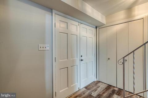 6902 Sydenstricker Rd, Springfield, VA 22152 photo 4