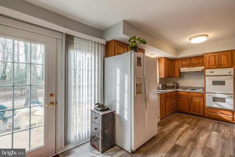 6902 Sydenstricker Rd, Springfield, VA 22152 photo 9