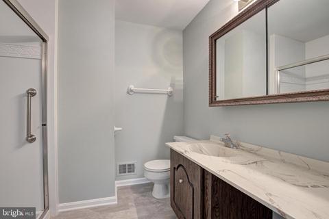 8623 Etta Dr, Springfield, VA 22152 photo 17