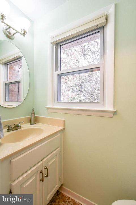 6919 Ashbury Dr, Springfield, VA 22152 photo 23