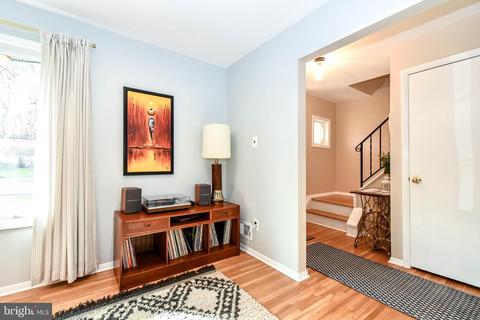 6919 Ashbury Dr, Springfield, VA 22152 photo 5