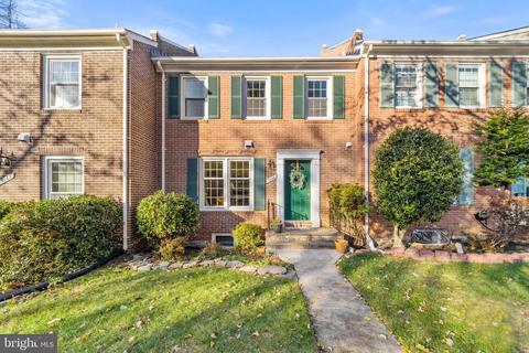 7040 Bradwood Ct, Springfield, VA 22151 photo 3
