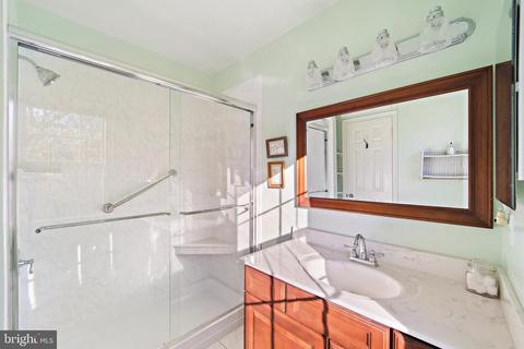 7040 Bradwood Ct, Springfield, VA 22151 photo 33