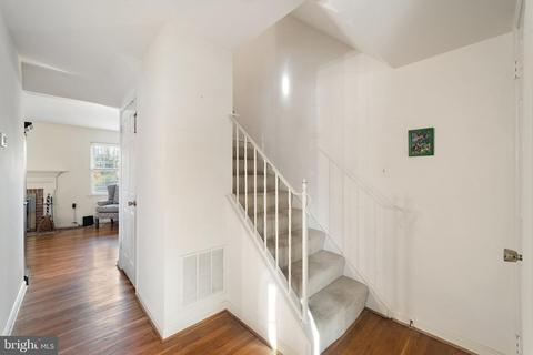 7040 Bradwood Ct, Springfield, VA 22151 photo 11