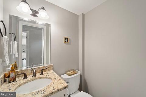7040 Bradwood Ct, Springfield, VA 22151 photo 12