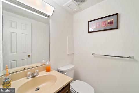 7040 Bradwood Ct, Springfield, VA 22151 photo 42