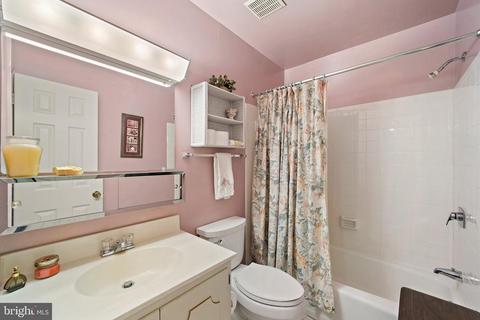 7040 Bradwood Ct, Springfield, VA 22151 photo 40