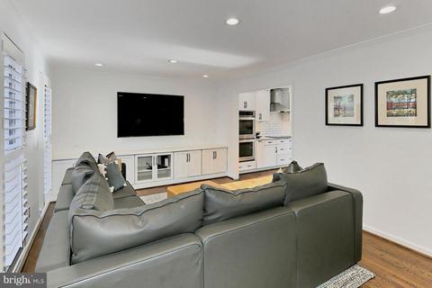 7705 Lear Rd, Mclean, VA 22102 photo 3