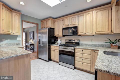 7629 Long Pine Dr, Springfield, VA 22151 photo 8