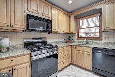 7629 Long Pine Dr, Springfield, VA 22151 photo 9