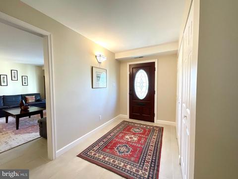 1725 Maxwell Ct, Mclean, VA 22101 photo 3