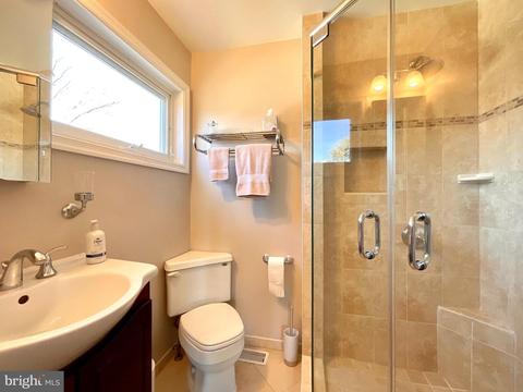 1725 Maxwell Ct, Mclean, VA 22101 photo 21