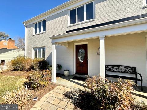 1725 Maxwell Ct, Mclean, VA 22101 photo 2