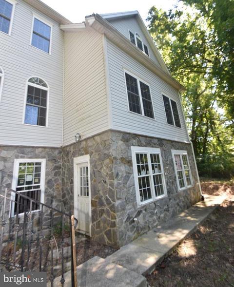 7228 Braddock Rd, Annandale, VA 22003 photo 1