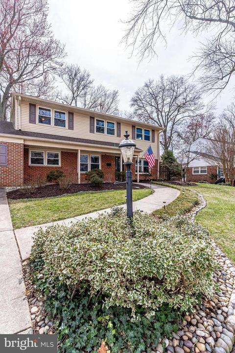 8103 Carrick Ln, Springfield, VA 22151 photo 3