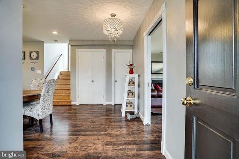 8103 Carrick Ln, Springfield, VA 22151 photo 9