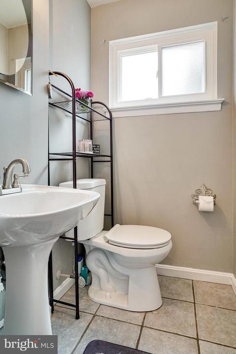 8103 Carrick Ln, Springfield, VA 22151 photo 25