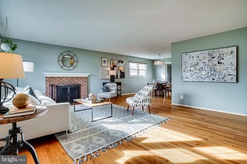 5300 Oldcastle Ln, Springfield, VA 22151 photo 4