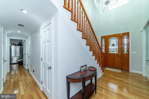 7413 Gresham St, Springfield, VA 22151 photo 4
