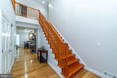 7413 Gresham St, Springfield, VA 22151 photo 5