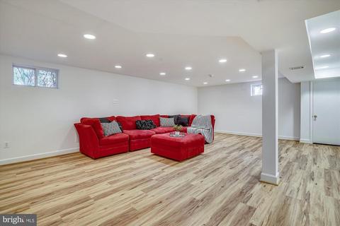 1742 Great Fls, Mclean, VA 22101 photo 29
