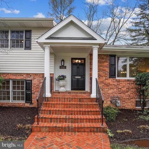 1742 Great Fls, Mclean, VA 22101 photo 2