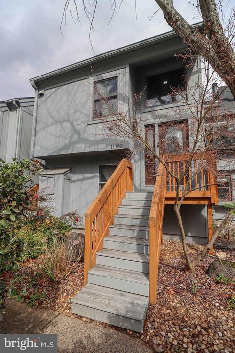 11162 Glade Dr, Reston, VA 20191 photo 4