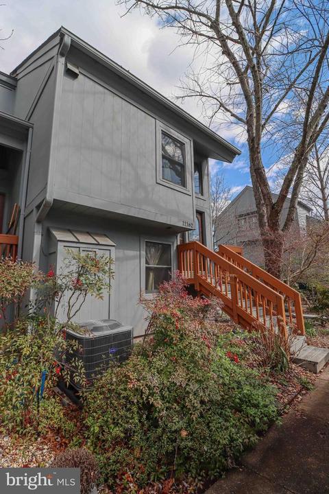 11162 Glade Dr, Reston, VA 20191 photo 6
