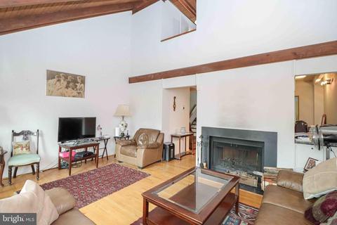 11162 Glade Dr, Reston, VA 20191 photo 21