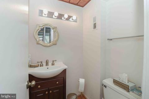 11162 Glade Dr, Reston, VA 20191 photo 13