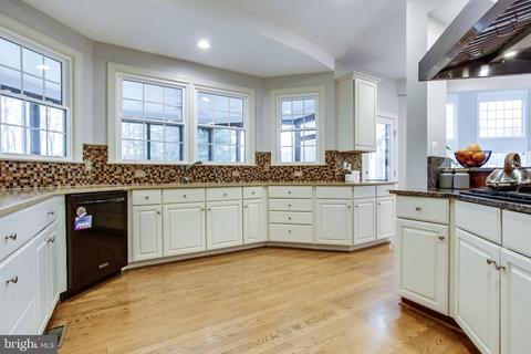 1194 Windrock Dr, Mclean, VA 22102 photo 23