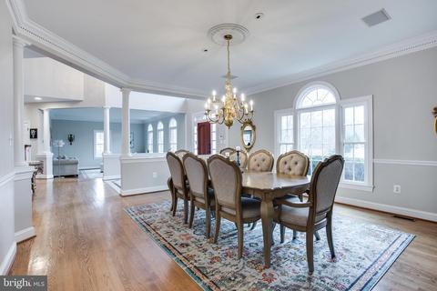 1194 Windrock Dr, Mclean, VA 22102 photo 17